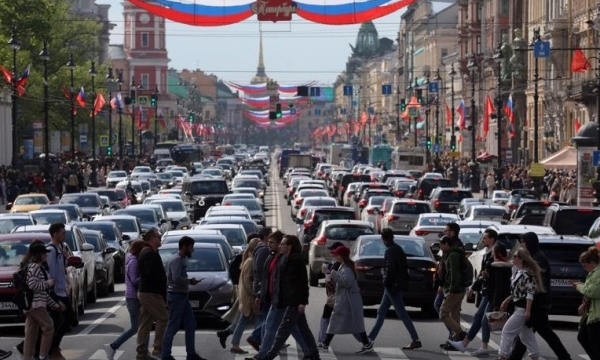 Kinh tế Nga tiếp tục tăng trưởng tốt hơn mong đợi