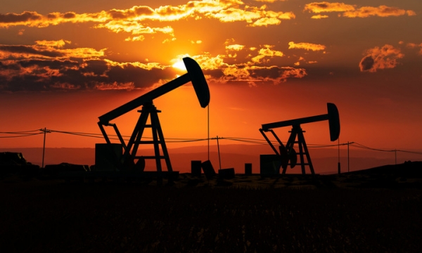 Giá dầu tăng vọt khi căng thẳng Trung Đông leo thang