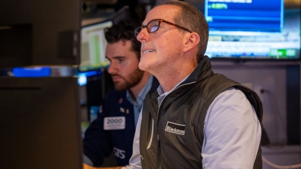 Thị trường chứng khoán thế giới ngày 31/10: Dow Jones kết thúc tháng 10 u ám trong một nốt trầm?