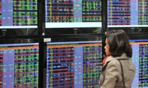 Đầu tư chứng khoán - Canh bạc nghiệt ngã hay mỏ vàng ròng? Bài 5: Chứng khoán ngoại hay “vịt giời”?