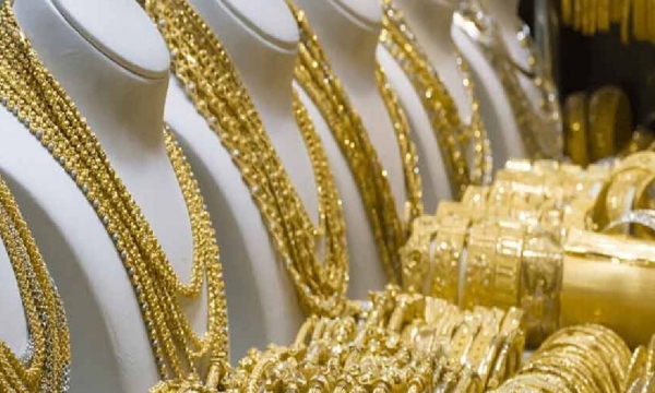 Giá vàng thế giới tăng mạnh, SJC duy trì trên mức 70 triệu đồng/lượng