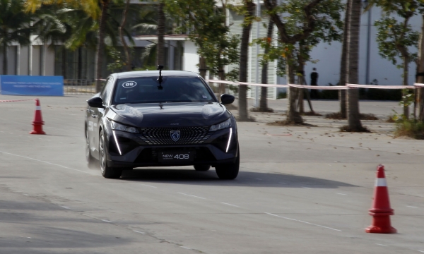 Peugeot 408 và những thứ 'Lần Đầu Tiên ấy'