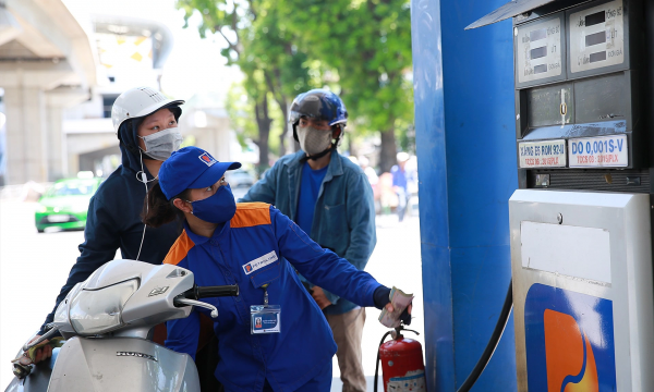 Giá xăng có thể tiếp tục giảm vào ngày mai (23/11)
