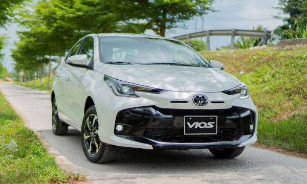 Toyota Vios tăng tốc khuyến mại cận Tết