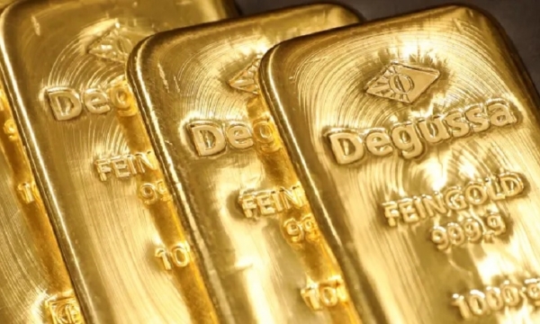 Giá vàng giữ ở mức cao, chuyên gia nhận định trái chiều