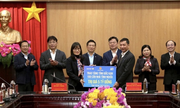 Tập đoàn Bảo Việt hỗ trợ tỉnh Bắc Kạn 5 tỷ đồng xây dựng 100 căn nhà tình nghĩa