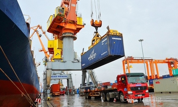 Xuất khẩu Việt Nam tiếp tục vượt qua khó khăn, xuất siêu đạt kỷ lục 26 tỷ USD