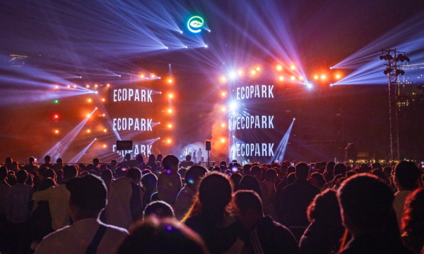 Hơn 40 nghìn cư dân và du khách 'cháy' hết mình trong đại nhạc hội Ecopark Countdown 2024