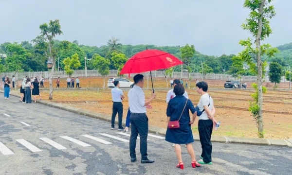 Dở khóc dở cười mua chung đất, bạn ‘đi đêm’ ăn chênh nửa tỷ đồng