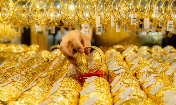 Chính phủ yêu cầu xử lý tình trạng chênh lệch giá vàng trong nước và quốc tế