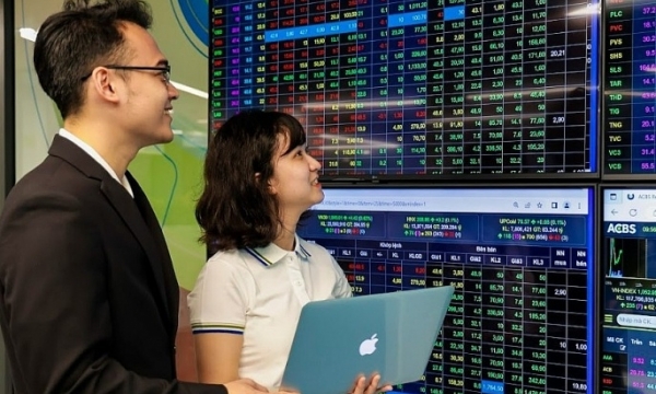 Chứng khoán tuần mới: Bank - Thép sẽ bay?