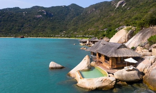 Ông chủ resort Six Senses Ninh Van Bay giải trình gì khi cổ phiếu tím trần liên tiếp