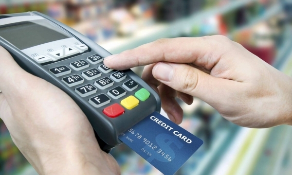 Quy định mới về hạn mức rút tiền mặt từ thẻ tín dụng