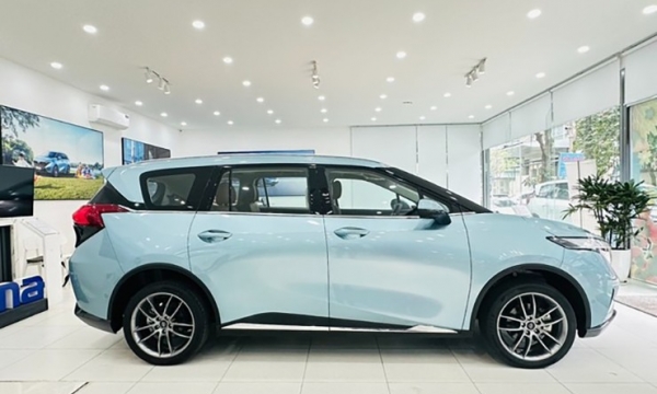 ‘Vua MPV’ rộng hơn Toyota Innova Cross giảm giá sốc 140 triệu đồng, rẻ gần bằng Mitsubishi Xpander