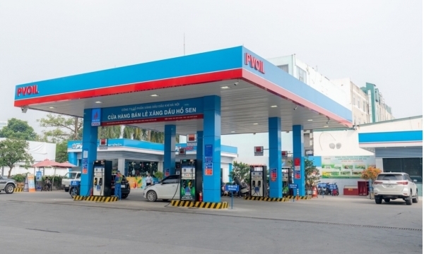 Giá xăng dầu tăng mạnh gần 800 đồng/lít