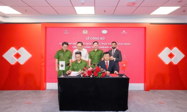Techcombank tiên phong triển khai dịch vụ xác thực điện tử qua VneID