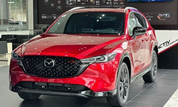 Giá xe Mazda CX-5 lăn bánh giữa tháng 12/2024: Nhận ưu đãi cực khủng, hạ knock-out Honda CR-V