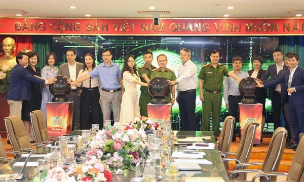 PVcomBank tiên phong tích hợp với Cổng ký số từ xa tập trung trên VNeID