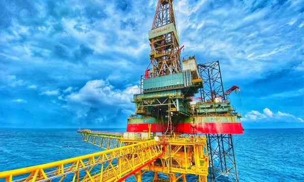 Giá dầu hôm nay (16/1): Dầu thô tiếp đà tăng giá