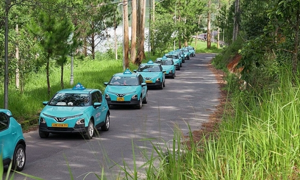 Hãng taxi truyền thống đầu tiên chuyển đổi thành taxi thuần điện
