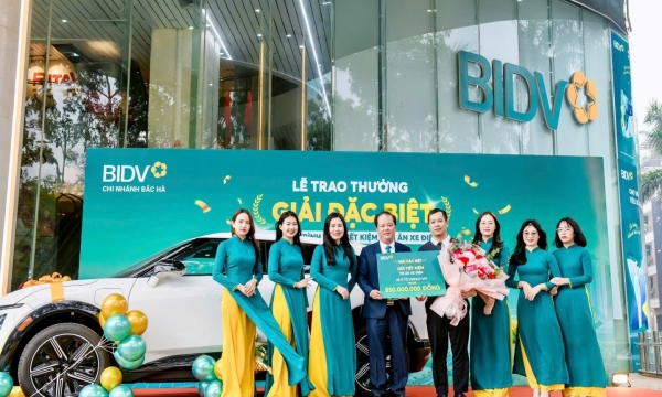 BIDV trao giải ô tô 850 triệu đồng cho khách hàng
