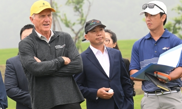 Huyền thoại “Cá mập trắng” Greg Norman khảo sát sân golf T&T Văn Lang Empire chuẩn bị cho trải nghiệm 18 hố