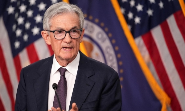 Fed giữ nguyên lãi suất, 'bỏ qua' lời kêu gọi cắt giảm của ông Trump