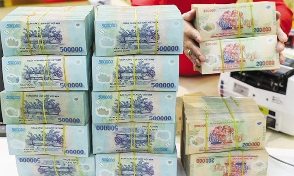 Điểm tin ngân hàng ngày 24/7: Tiền gửi tiếp tục chảy vào ngân hàng