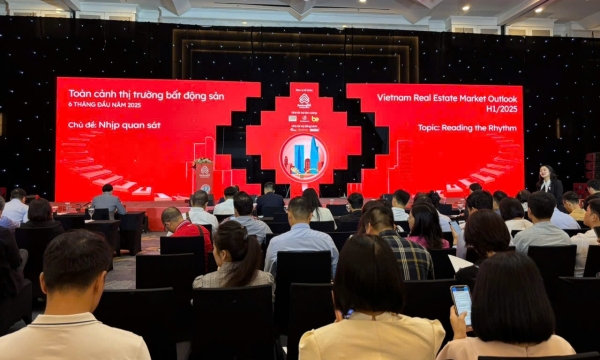 Thị trường bất động sản nửa đầu năm 2025: Chung cư vẫn 'hot'