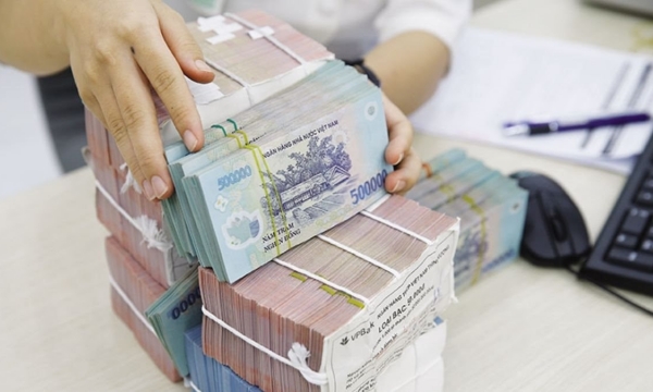 Điểm tin ngân hàng ngày 13/8: Dự báo lãi suất huy động ngân hàng giảm nhẹ vào cuối năm 2025