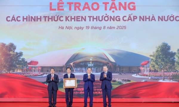 Vingroup vinh dự nhận Huân chương Lao động hạng Nhất