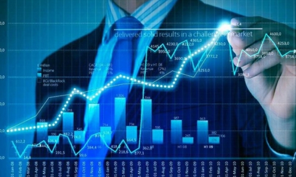 Thị trường chứng khoán 20/8: Vingroup kéo trụ, VN-Index lập đỉnh mới giữa biển đỏ