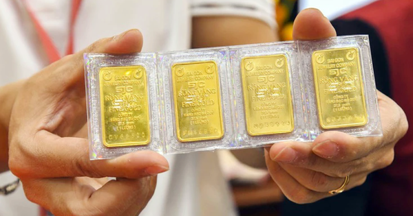 Giá vàng trong nước bật tăng mạnh lên mức kỷ lục mới 126,6 triệu đồng