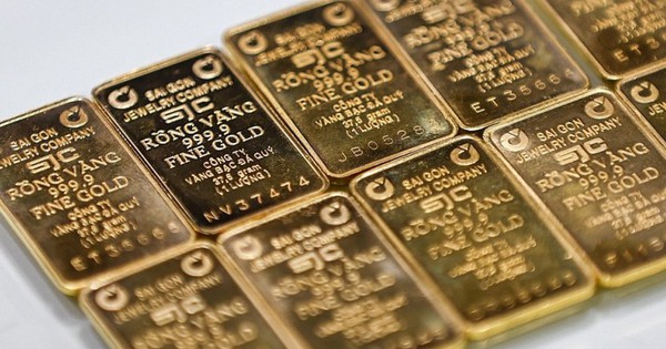 Giá vàng tiến sát ngưỡng 129 triệu đồng