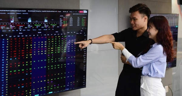 VN-Index hồi phục gần 50 điểm: Sức bật mạnh từ vùng đáy kỹ thuật