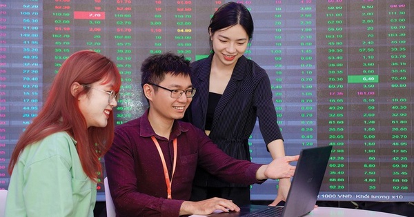 Cổ phiếu nào dẫn sóng giúp VN-Index tăng gần 35 điểm trong phiên 4/11?