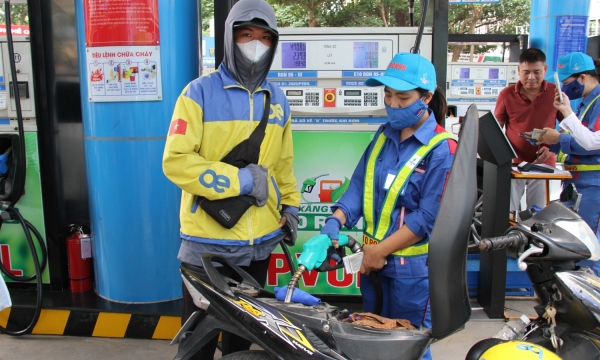 Giá xăng dầu điều chỉnh trái chiều từ 15h ngày 6/11