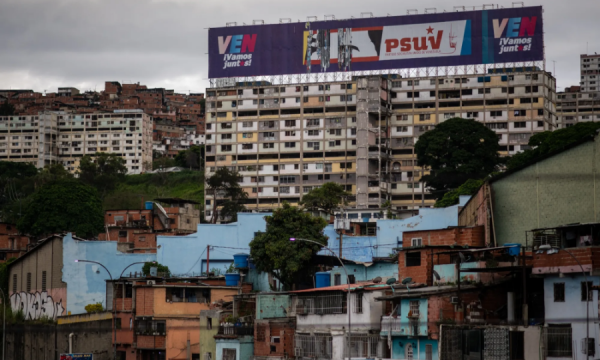 Kinh tế Venezuela rơi tự do, lạm phát vượt 600% trong năm tới