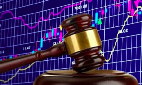 2 doanh nghiệp bất động sản bị Ủy ban Chứng khoán 'tuýt còi'