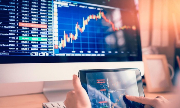 Loạt doanh nghiệp lớn công bố phát hành nghìn tỷ, giao dịch cổ đông lớn phiên 3/12