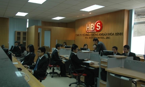 Cổ phiếu HBS của Chứng khoán Hòa Bình chính thức vào diện bị kiểm soát