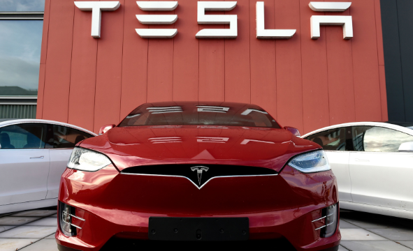 Tesla thu hồi gần 130.000 xe do lỗi hệ thống màn hình cảm ứng