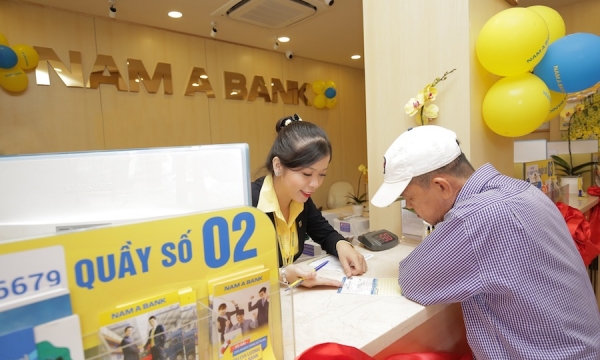 Ngân hàng đẩy lãi suất tiết kiệm online tăng cao