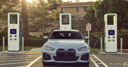 Triệu hồi ô tô điện của BMW vì nguy cơ cháy nổ