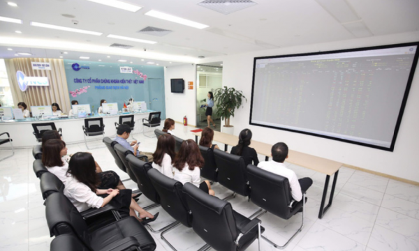 CSI rút hồ sơ niêm yết trên HOSE