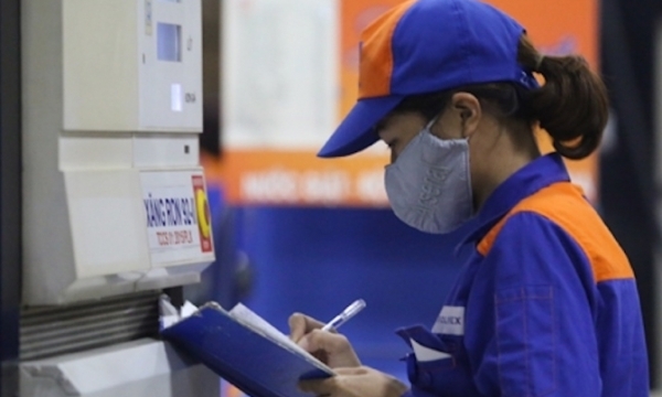 Có nên bỏ thuế tiêu thụ đặc biệt với xăng dầu?