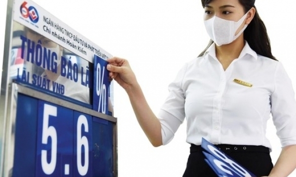 Tin ngân hàng ngày 30/9: Lãi suất huy động được đẩy lên 8,2%/năm