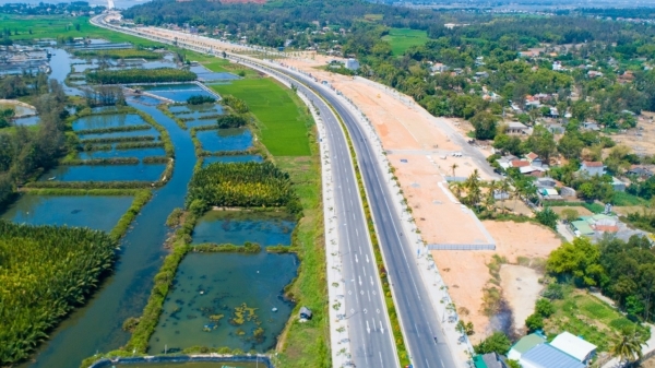 Tin bất động sản ngày 1/10: Quảng Ngãi yêu cầu báo cáo việc chậm tổ chức đấu giá quyền sử dụng đất