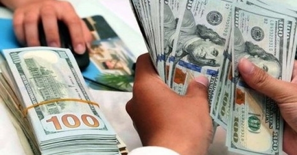 Tin ngân hàng ngày 17/11: Tỉ giá USD trên thị trường chợ đen giảm mạnh