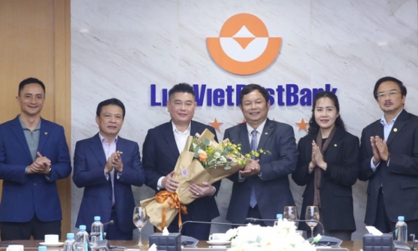 Dứt khỏi 'con đẻ' Thaiholdings, Bầu Thụy làm Chủ tịch LienVietPostBank